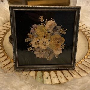 Vintage Pressed Flower Art in wood Frame 6x6